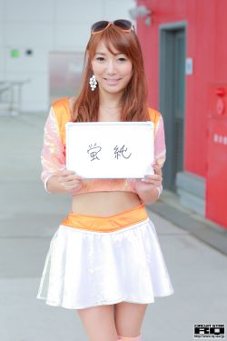女生穿婚纱求婚遭男友婉拒