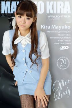 火箭军士官在车站送别退役妻子